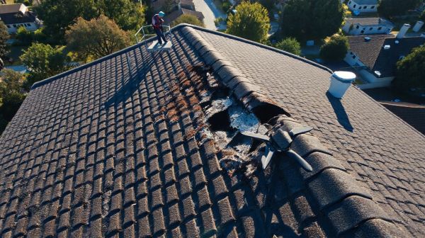 Top stratégies pour un nettoyage de toiture efficace avec un drone
